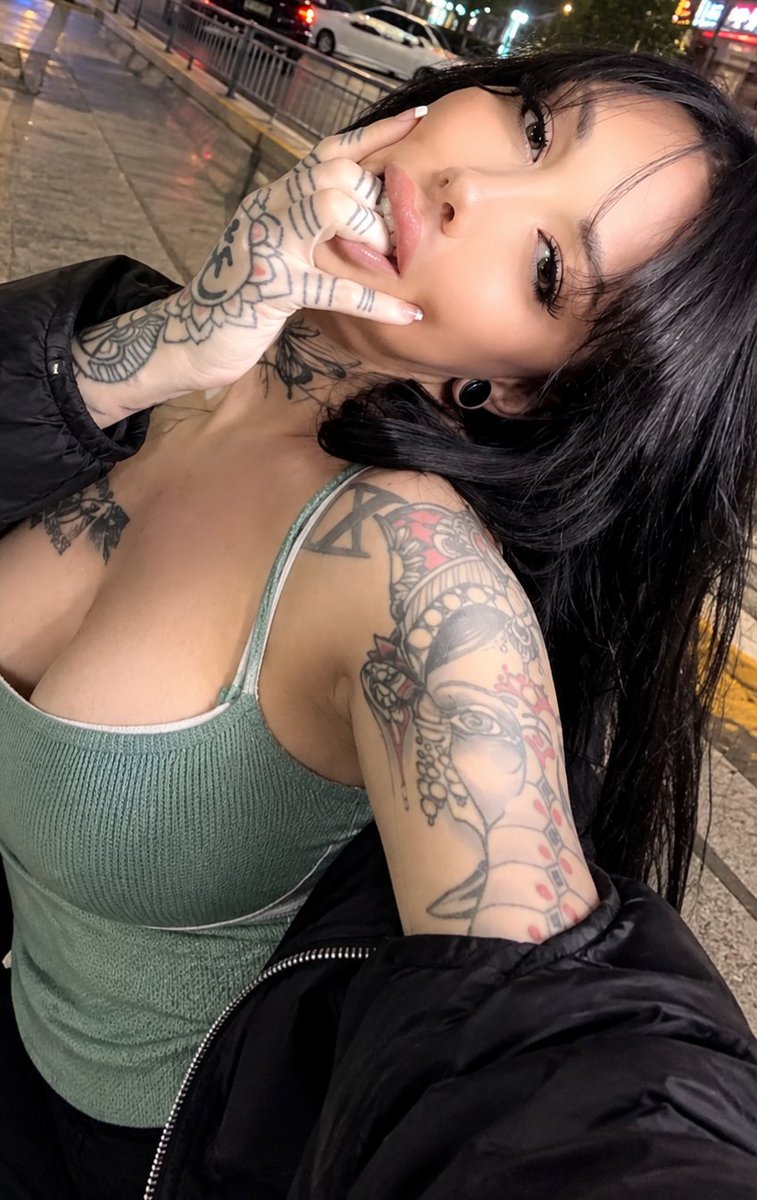 EmilyScottz1ah's tweet photo. I'm a trans woman
Are you willing to have fun with me Dm  me https://t.co/KiaeLyw6C4