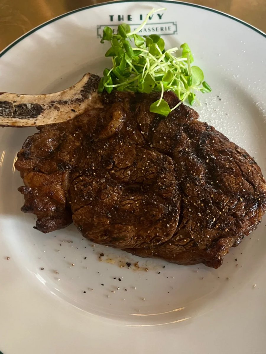 Aanli925c's tweet photo. I went out for lunch with my colleagues today. https://t.co/2KWEyKTZua