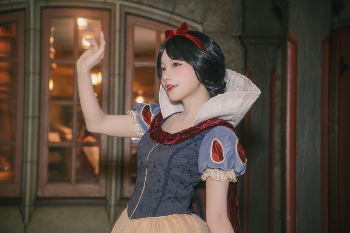 Akase_Official's tweet photo. 子供の頃と~っても憧れた白雪姫に🍎 https://t.co/fJA4Q7nfJN