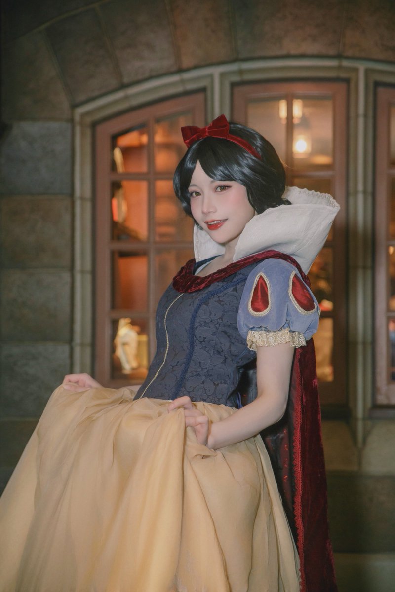 Akase_Official's tweet photo. 子供の頃と~っても憧れた白雪姫に🍎 https://t.co/fJA4Q7nfJN