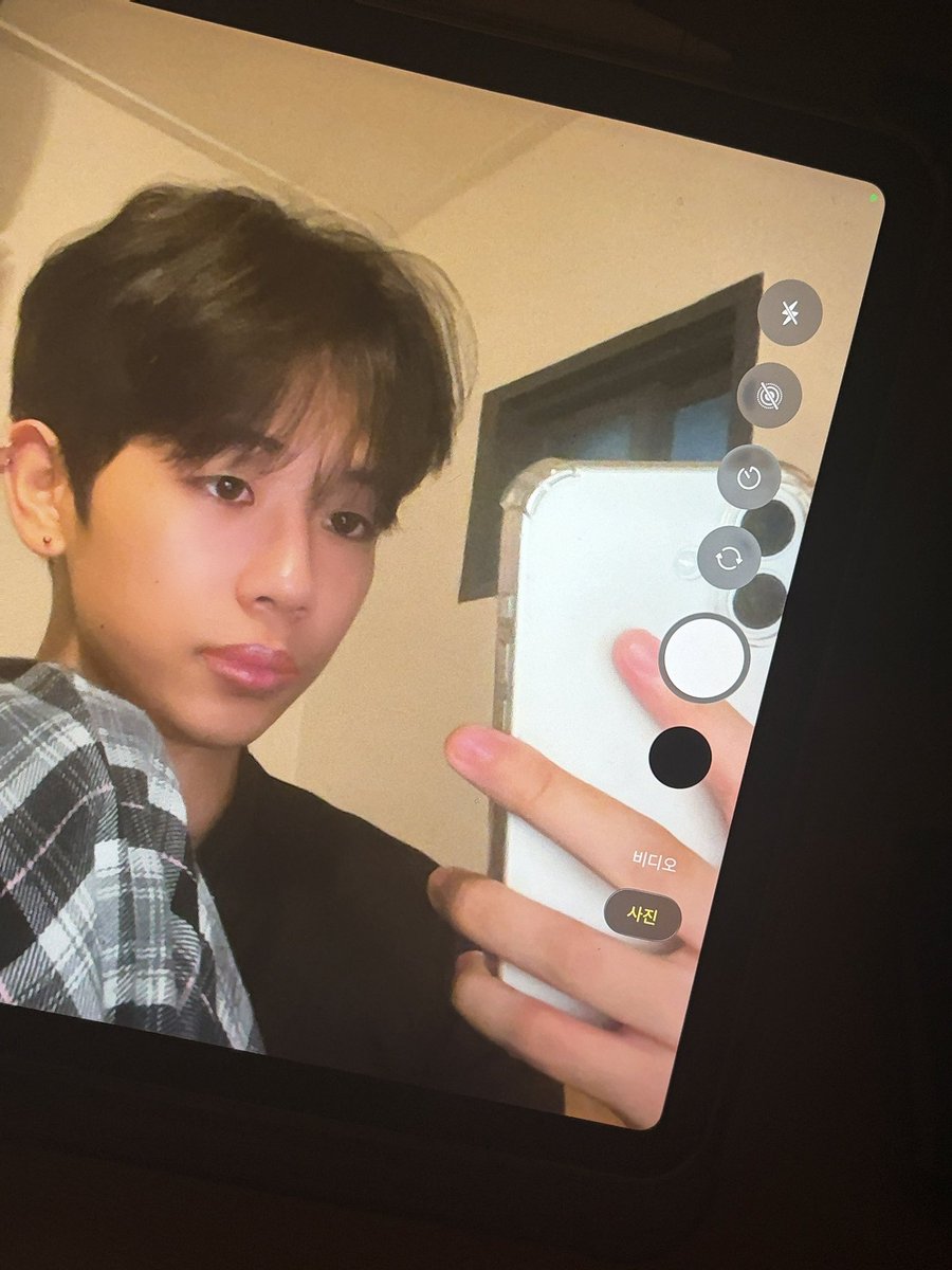 xpbmy's tweet photo. 전에 찍은거랑 비슷하긴한데ㅠ 봐주셈ㅠ
#게친소 #ㄱㅊㅅ #게이 https://t.co/ehQ8rNYuUl