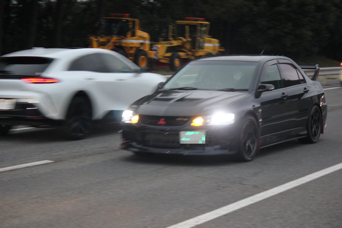 Mo_Evo7's tweet photo. 手振ってる！疾走感！！
帰り道、カメラ構えてるの見つけました✨
お写真ありがとうございます！ https://t.co/FfCCIHphEe