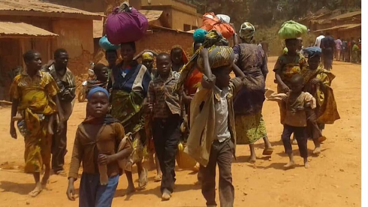 MarcusLoika's tweet photo. #Ituri : 3 enfant et un adulte tués lors de l’incursion  des miliciens #Codeco aux environs du site des déplacés de #Rho à #Djugu . La société civile regrette ce rebondissement de violences et appelle les autorités militaires à imposer la paix . https://t.co/0X4eQLpyb6