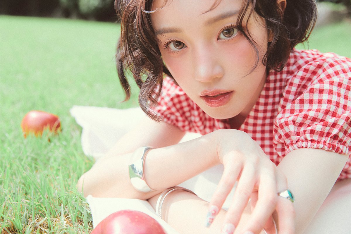 official_i_dle's tweet photo. YUQI 2nd Mini Album [二十七 (27)] Concept Image 2

2026.10.08. 12PM (CST)
2026.10.08. 1PM (KST)

#아이들 #idle
#우기 #YUQI
#二十七 https://t.co/YMPwGLINHC
