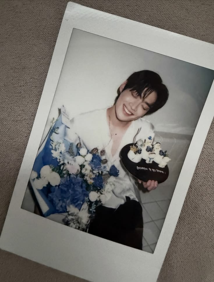 maiz_ahnn's tweet photo. Kim Yoon Sik’s smile is emitting pure excellence! 🩵 https://t.co/U73po62czQ