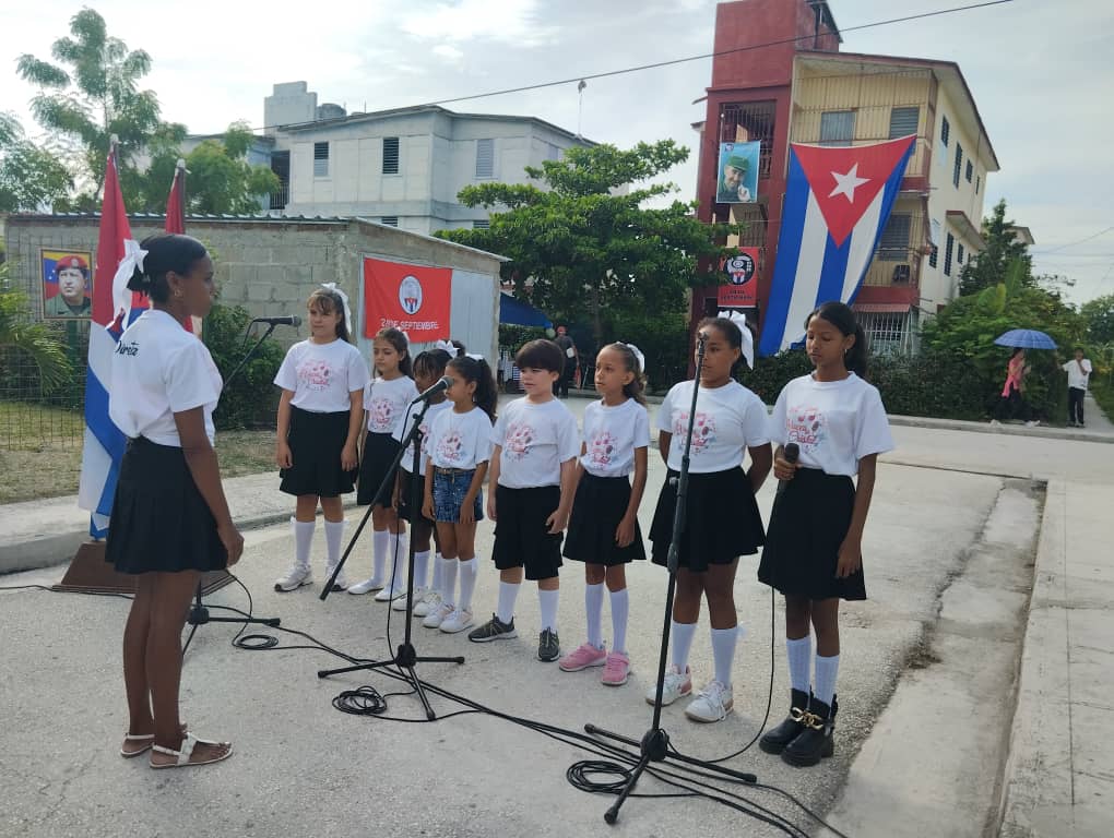 NelsyYamirka's tweet photo. La cuadra se vistio de gala en el #66AniversarioCDR .#Honor https://t.co/QVRfRy6OKV