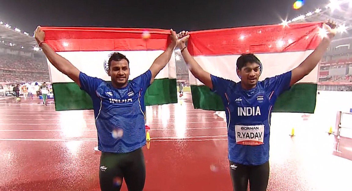 TheKhelIndia's tweet photo. DOUBLE PODIUM FOR INDIA IN JAVELIN! 🇮🇳

Yashvir Singh comes up with a Personal Best of 85.72m to win 🥈, while Rohit Yadav throws 84.35m to take 🥉.

🥈 Yashvir Singh - 85.72m PB
🥉 Rohit Yadav - 84.35m

TWO INDIANS &amp; TWO MEDALS FOR INDIA! https://t.co/5SSsE3aKZj