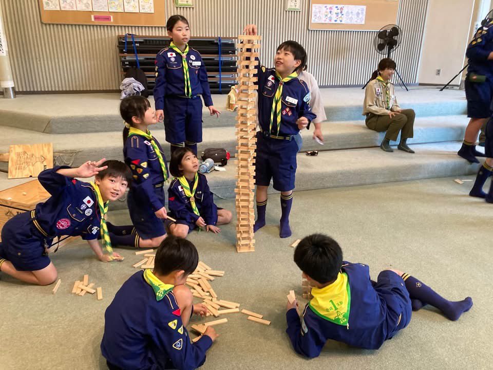 hiro29291129's tweet photo. 宮城県連盟 名取第1団 カブ隊です。
秋キャンプを行いました。
🏕️🌾🥁🚩🎵🫡⚜️
https://t.co/JOhefdxpdg
#ボーイスカウト #カブ隊 #カブ隊活動 #ボーイスカウト活動 #boyscout #キャンプ #秋キャンプ  #鼓隊演奏 #鼓隊練習 #フラッグ演技 https://t.co/SdRZuQS9R2
