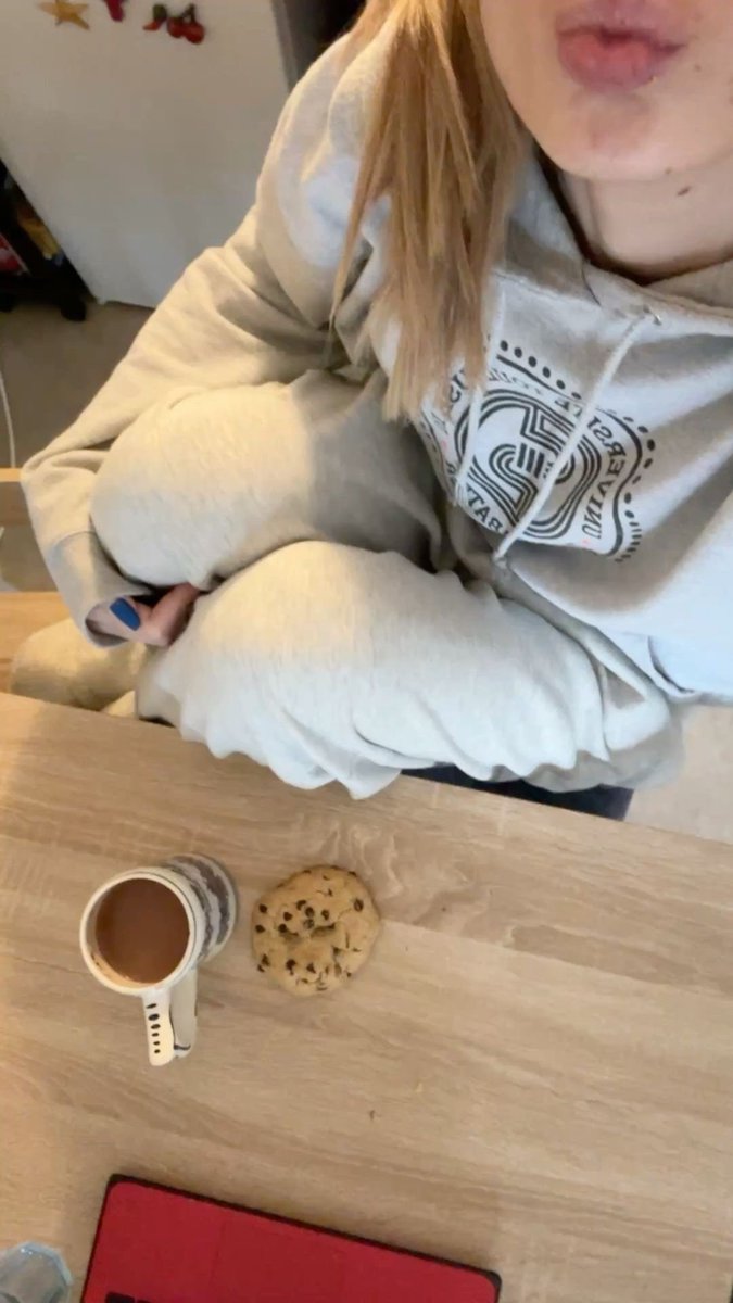 Valuluxhs's tweet photo. Creo que alguien me extraño 😋 https://t.co/tfYa1RdsjB