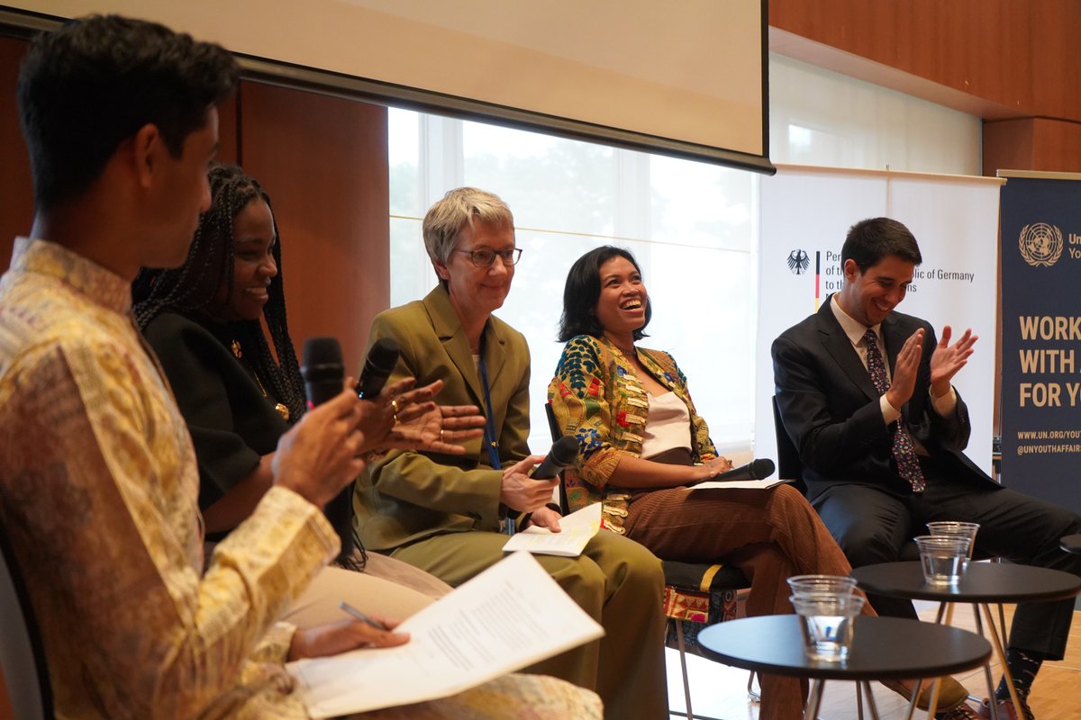 UNYouthAffairs's tweet photo. Last week, the UN Youth Office and @GermanyUN brought Member States, partners and young people together to discuss the first-ever UN Youth Townhall.

A full room, a rich exchange and plenty of interest in joining us in Heidelberg in December 🇩🇪

#UNYouthTownhall #YouthLead https://t.co/Y6SRoxHcfe