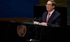 Granma_Digital's tweet photo. 📑🌐❗| «La ley de la selva no puede ser el futuro de la Humanidad».

🗣️🇨🇺 #Cuba denunció en la ONU el uso de la fuerza para socavar la soberanía de los Estados.

#CubaNoEsUnaAmenaza https://t.co/0IneamHZaT