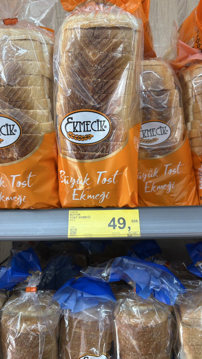 adnanarpci's tweet photo. Konu şu ki üç harfli bir markette tost ekmeği alıyorum etiket fiyatı 49.50 kuruş kasada 59 TL gibi bir rakam karşıma çıkıyor sonrasında itiraz üzerine tabi ödeme alıyorum ama fark etmemiş olsaydım ki eminim fark etmeden alışveriş yapan bir sürü insan var daha caydırıcı olunmalı… https://t.co/wmmUKCLVNZ