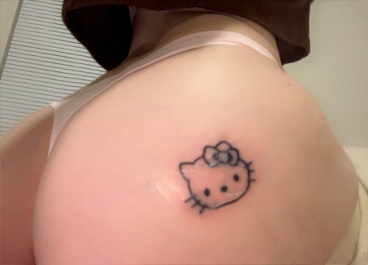 RayLana97's tweet photo. That new tattoo sensation is intense, but I wonder what my kitty is feeling underneath.

#sayhellotokitty https://t.co/af0Pm1nOGm