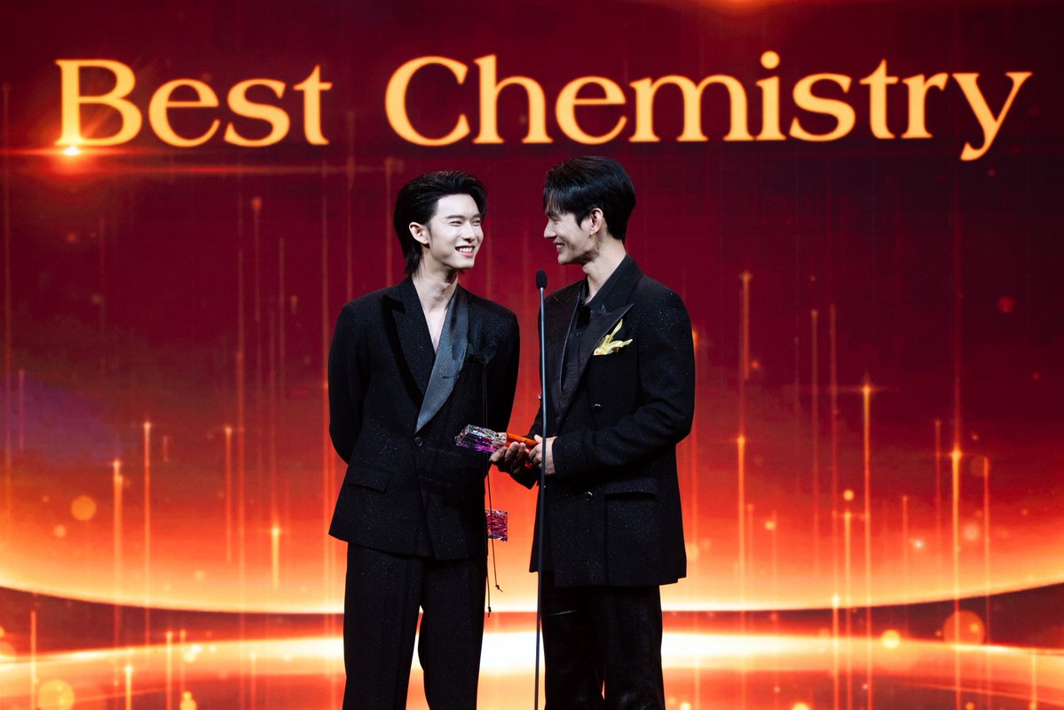 ppoohkt's tweet photo. Popular Male Actor and Best Chemistry
#ppoohkt #PoohPavel https://t.co/9NNQ8RDq2M