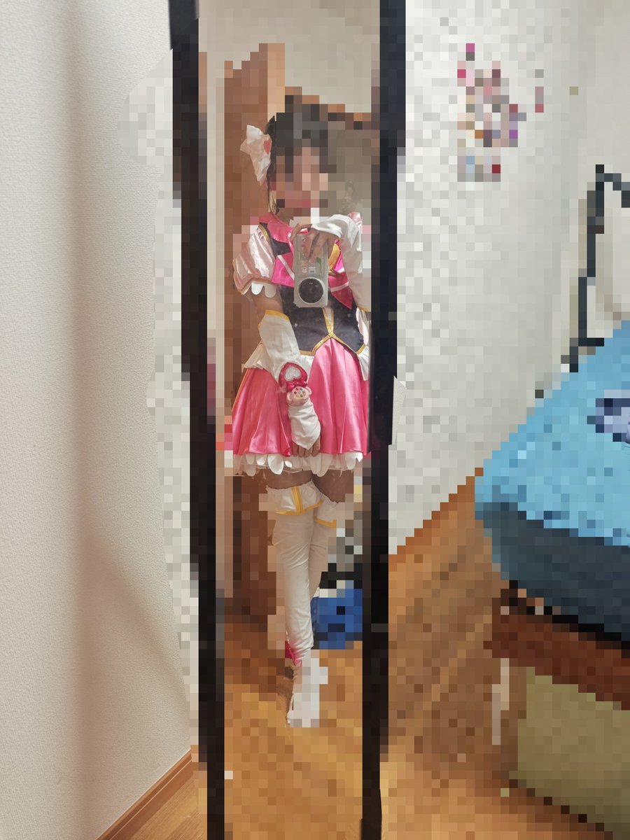 TT_ZURa_tt's tweet photo. かわるんるん！🐞
キュアラブリー衣装着てみたいい感じ！！
ウィッグセットとポシェット作成を頑張る！ https://t.co/rDpF7xLWP9