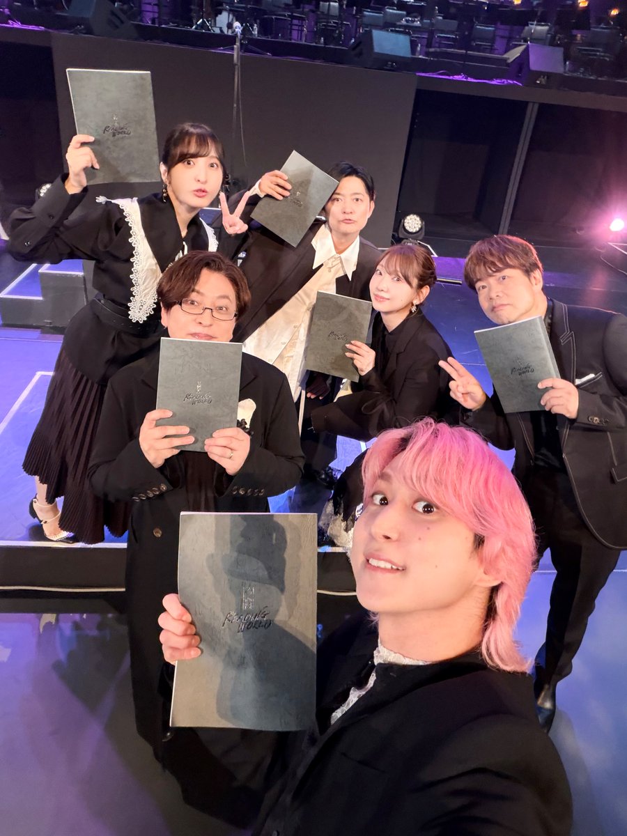 SAK_SAK_SAKUMA's tweet photo. 朗読劇『#約束の果て』初日無事終演しました！！
楽しかった〜！！
下野さんは今日まででした！
お疲れ様です (^^) 

明日はとしくん(豊永利行)くんが出演します！！
明日もよろしくお願いします！ https://t.co/DyC1ZsuRrA