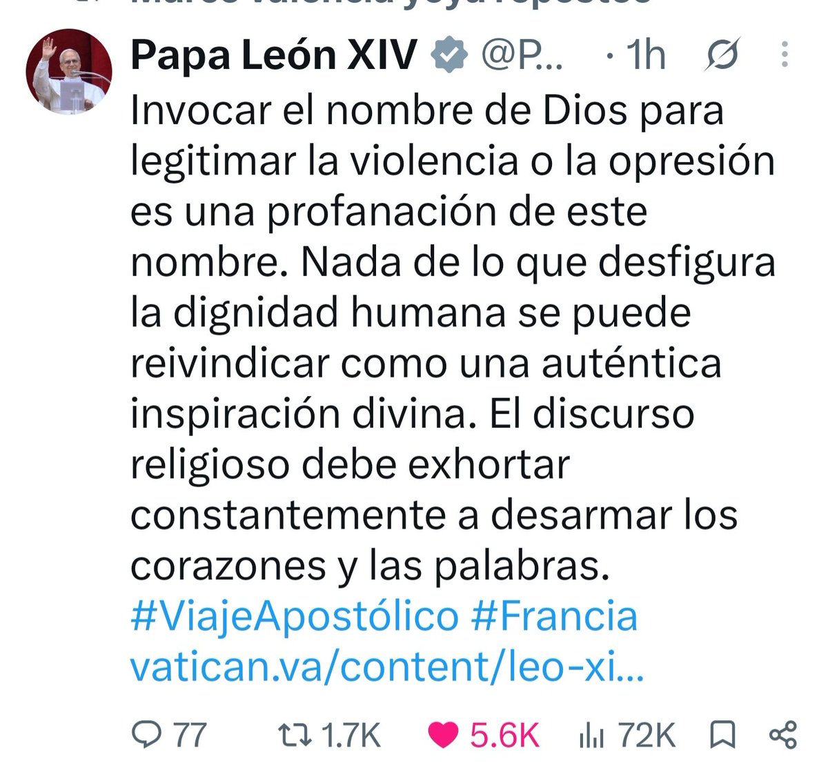 Mafalda_2020_'s tweet photo. Qué incómoda debe resultar esta reflexión para quienes hablan de Dios, de fe y de valores, pero guardan silencio cuando desde el poder, el presidente que eligieron habla de muertos, de bombardeos y de humanos que terminarán en bolsas.
El papa León XIV lo acaba de decir: usar el nombre de Dios para legitimar la violencia es profanarlo.
La fe se demuestra mucho más en el respeto por la vida que con una camándula en la mano.
¡Que nivel de sinvergüenzas!