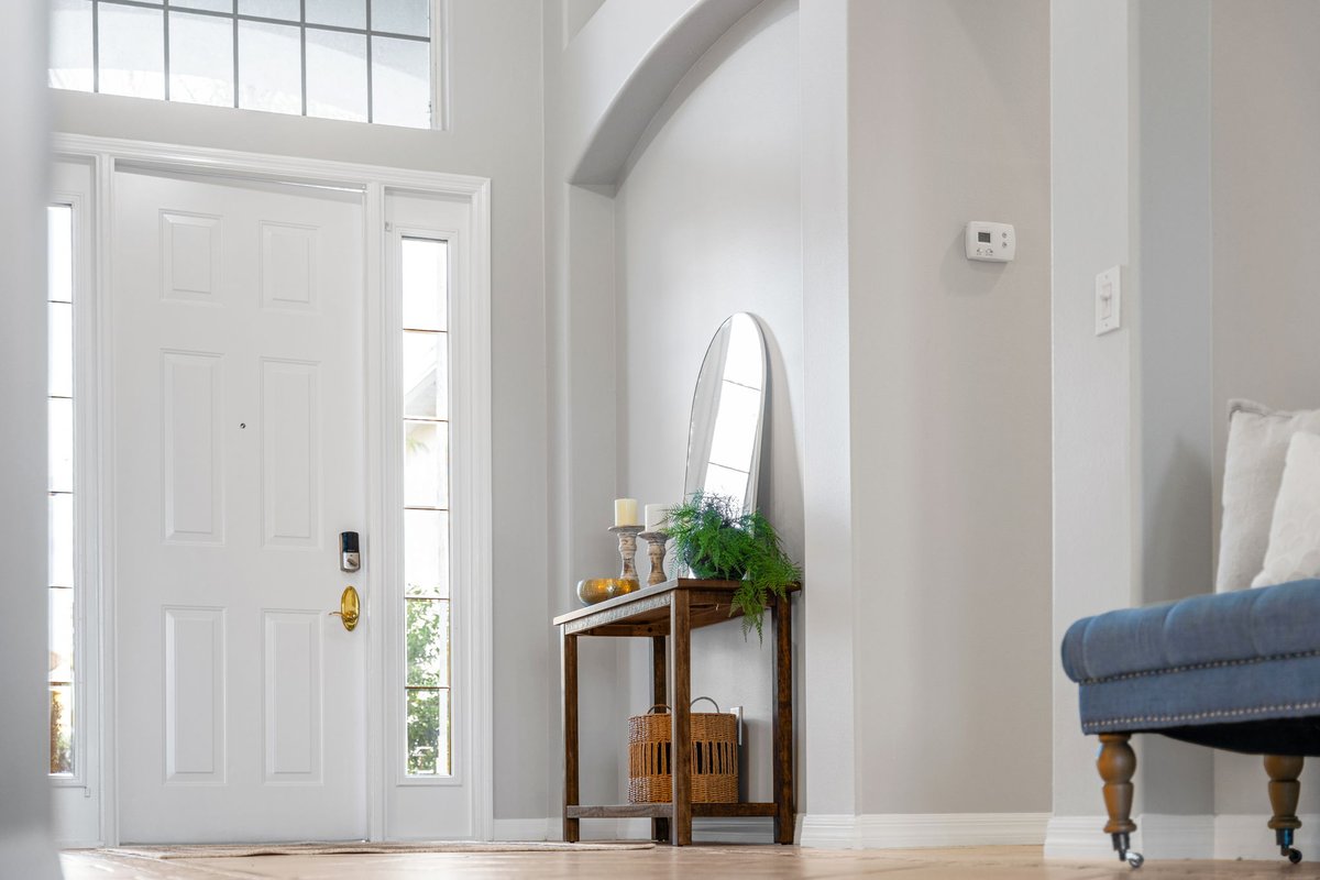 ariawilliamsved's tweet photo. Vacant homes can feel cold and uninviting. We transform empty spaces with light, warmth, organic wood tones, layered textures, and modern coastal style, helping buyers envision their future home. Serving all of Brevard County. https://t.co/be0IQGltDh