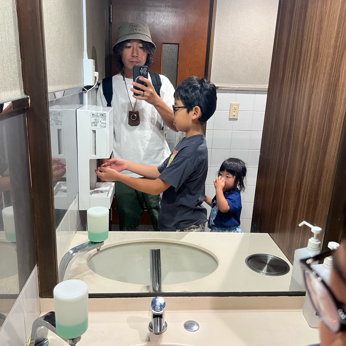 2TORI_'s tweet photo. 気が付いたら40となりました
ちょっと前まで25くらいだったのに
子達も9、5、3とすくすくです https://t.co/GrNF5jZNy8