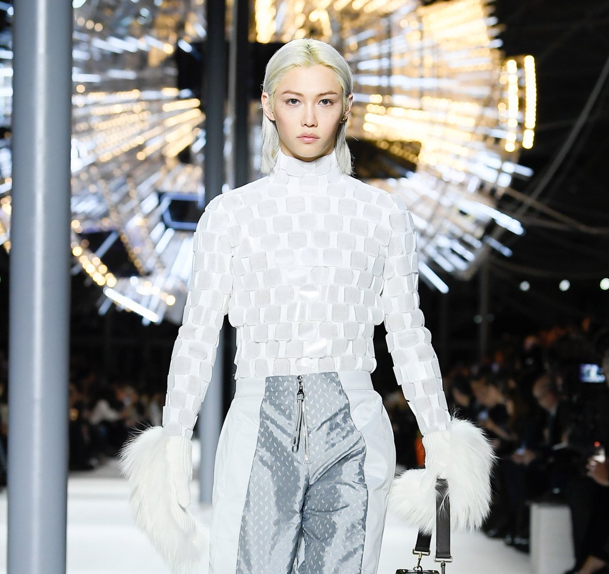 felixpopbase's tweet photo. #FELIX will soon be heading to Paris for the Louis Vuitton Spring-Summer 2027 fashion show!

Let's trend the tags to show our support!

FELIX ICÔNE DE LA MODE
#FELIXxLVSS27 #FELIX 
@LouisVuitton https://t.co/HZu72ZBnBW