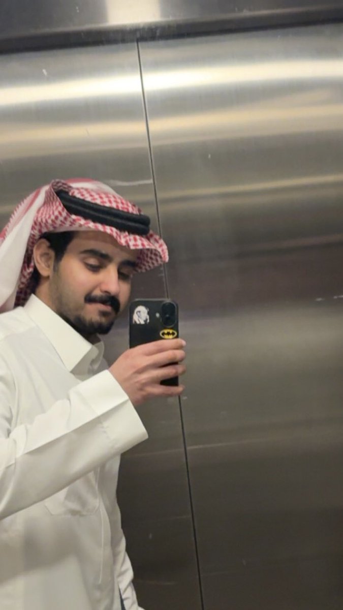2slv_0's tweet photo. مشاركه نادي المختبرات في فعاليه اليوم الوطني لكليه العلوم الطبيه 🇸🇦💚 https://t.co/7dUVHgSRRX