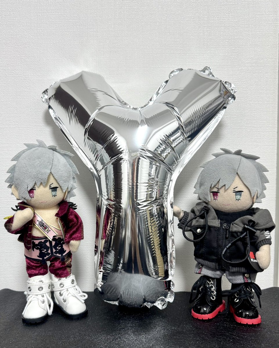 _nuisoul's tweet photo. 黒崎蘭丸さん生誕まであと1日
(feat.長男＆次男)

#utapri_ranmaru_BD2026 https://t.co/FmnSJnrCyF