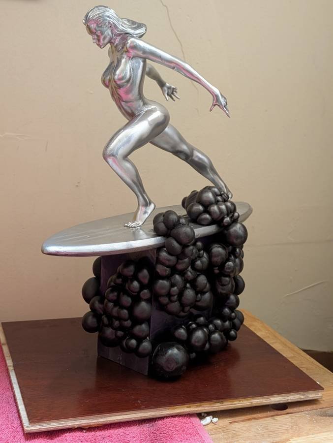 charterpointpdx's tweet photo. Forward Platinum Cosmic Drifter — platinum chrome resin, forward lean, custom cosmic bubble base. ~15" · $2500 + insured ship.
eBay: https://t.co/QVSHx6syTv
Cosmic Newsroom energy, collector piece. One available. https://t.co/F28c7D4Aec