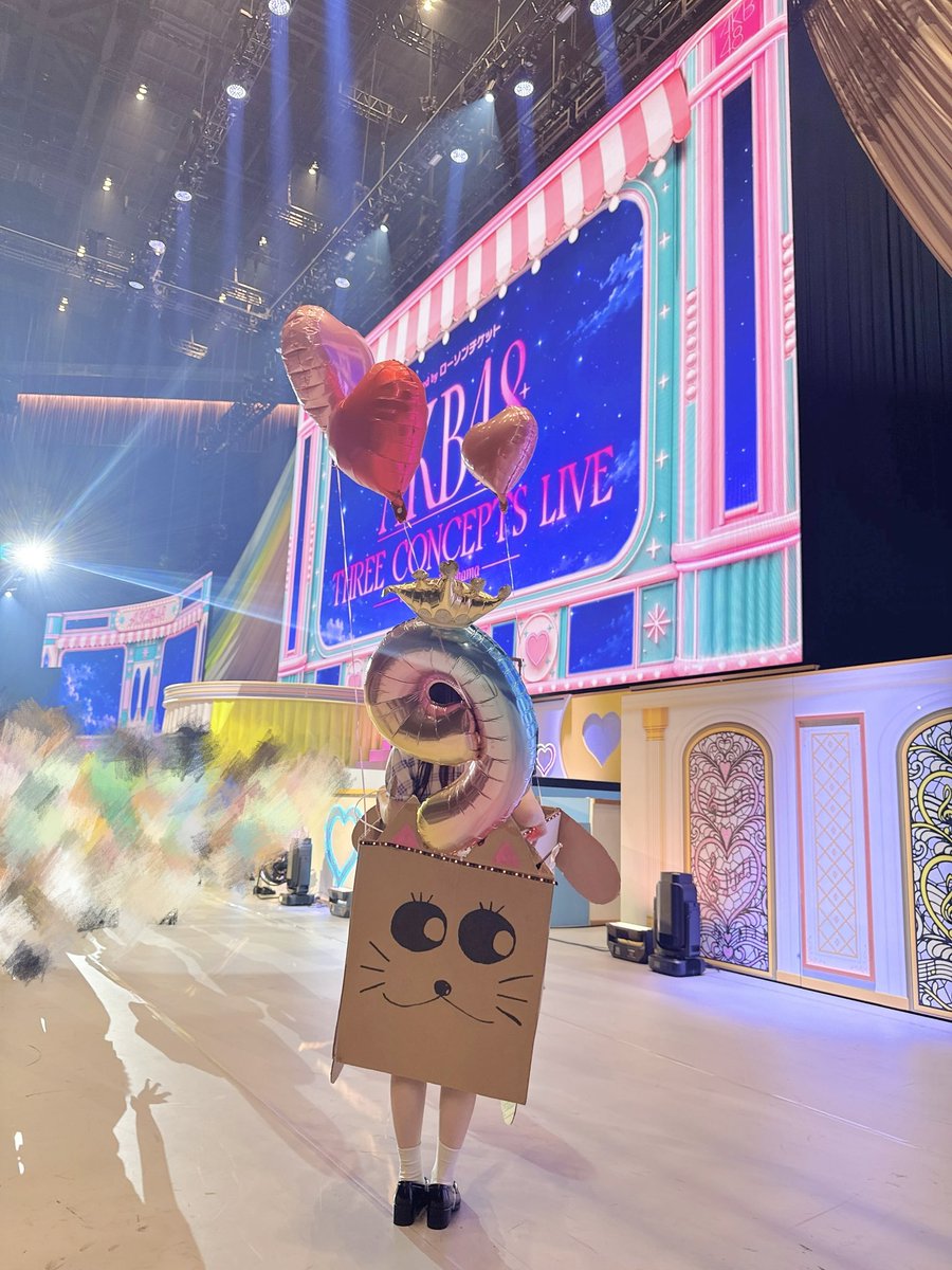 muto_orin's tweet photo. Kアリーナレベル5推し席
オリ“ン”ジナルトロッコで登場しました！💎🩷
20周年武道館からリニューアルさせたので
隅々までぜひ見てください！👀♡
遠距離でも皆さん���ことが大好きな気持ちが
伝わっていたら嬉しいです🥹🫶🏻
#AKBサンコンコン https://t.co/U7VamC4OC8