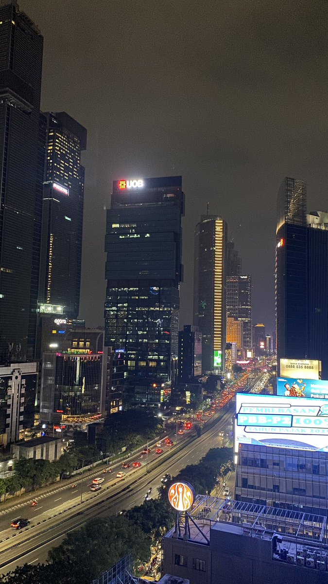 helokev's tweet photo. drop foto apapun asalkan di JAKARTA

gue suka jakarta pas malamnya doang  wkwk https://t.co/bZ3YKSInfU