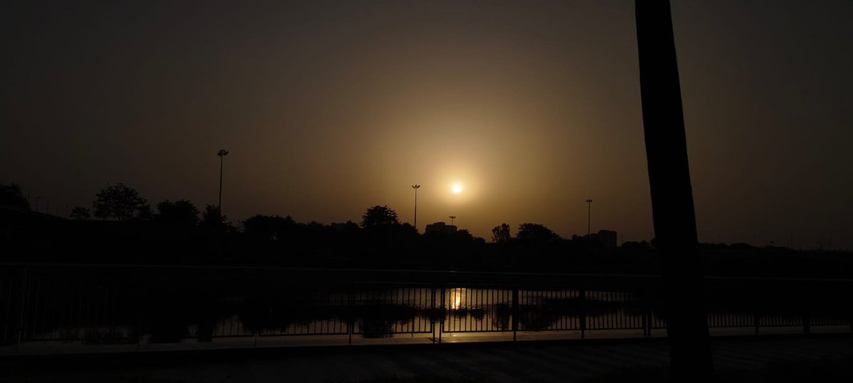 tinybuttough_'s tweet photo. कभी ज़िंदगी से शिकायत हुआ करती थी 🌙
आज समझ आया... जो मिला, वो भी ज़रूरी था और जो छूटा, वो भी 💫 https://t.co/GMfmvjxHZJ