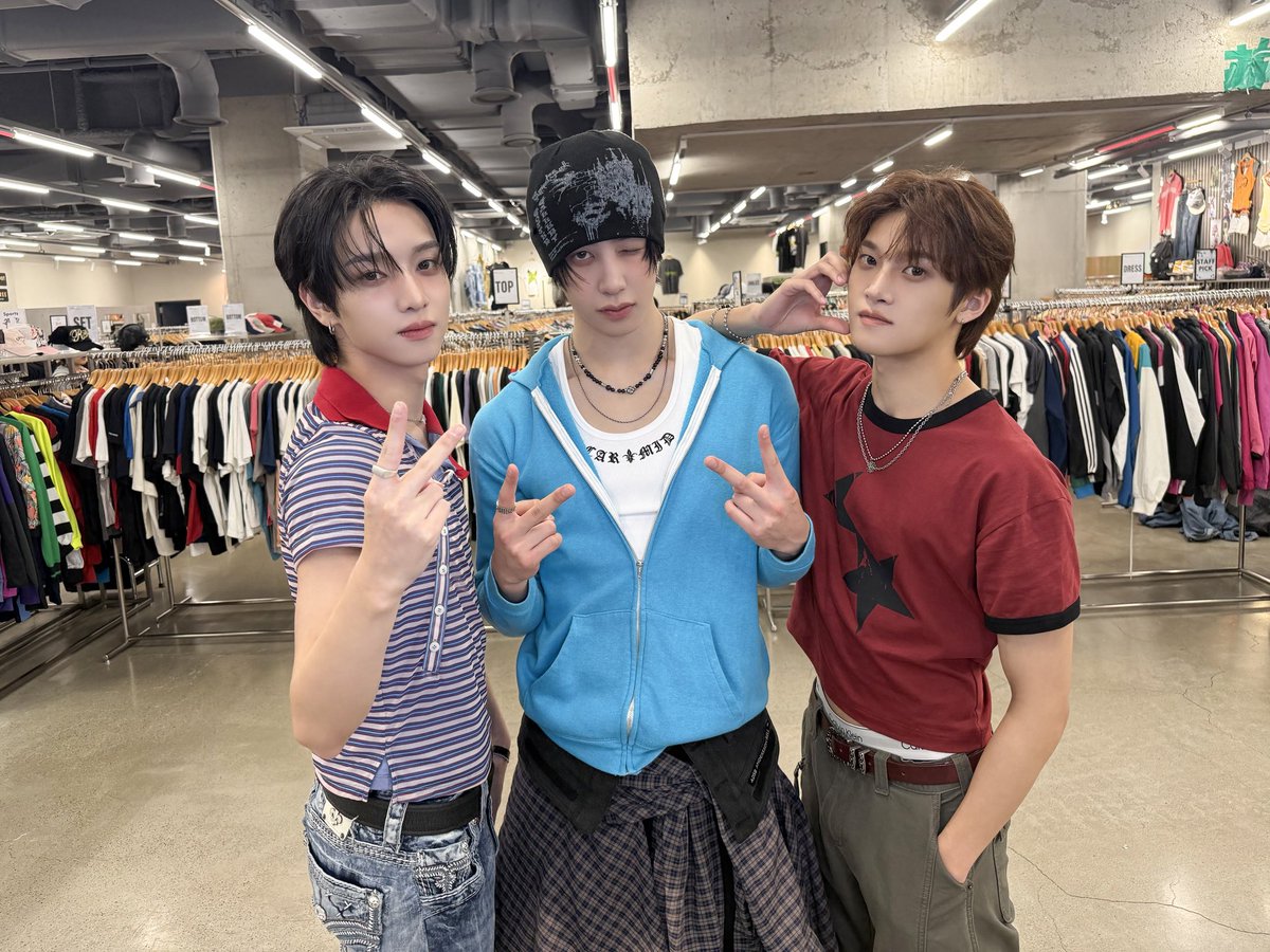 xikers_official's tweet photo. [👀] 

'JUST FOR FUN (Remix)' Behind Photo
⠀
#xikers #xikers_unit #싸이커스
#준민 #JUNMIN #유준 #YUJUN #헌터 #HUNTER
#JUST_FOR_FUN https://t.co/OhbOWmSe7R
