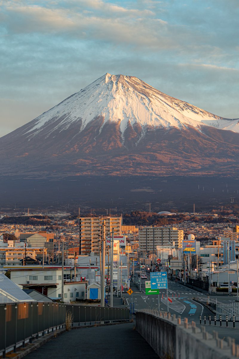yuya0240's tweet photo. 富士山が見える景色って素敵ですよね https://t.co/vP4MtJhvOf