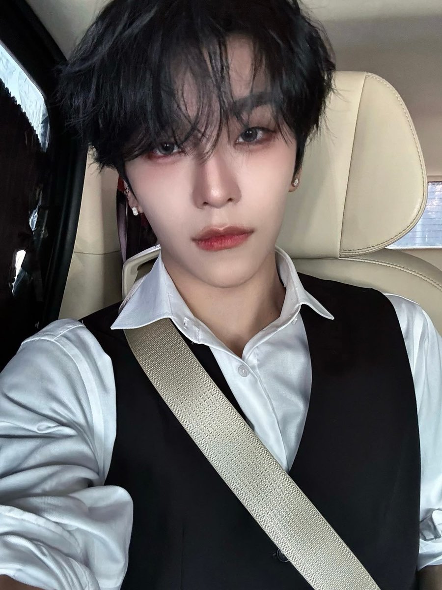 sssmachoboy's tweet photo. 💛🩶🖤 https://t.co/xfioqVU3GX