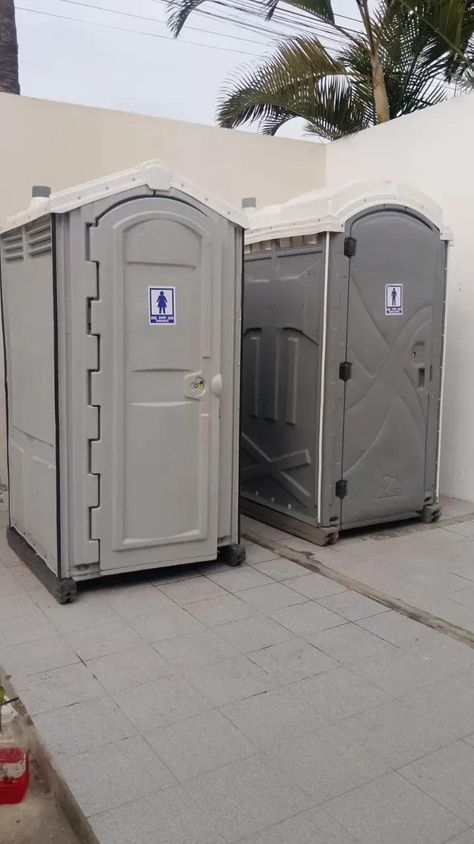 LibersadEirl's tweet photo. 🚻 Baños portátiles con lavamanos interno  disponibles en alquiler👇

 ✅ pensando siempre en la comodidad e higiene de tus colaboradores e invitados.

 ✅Además nuestro servicio incluye: transporte, instalación en sitio, mantenimientos, limpieza y devolución. 🚛🚛

📱947342401 https://t.co/kES5rSZrBr