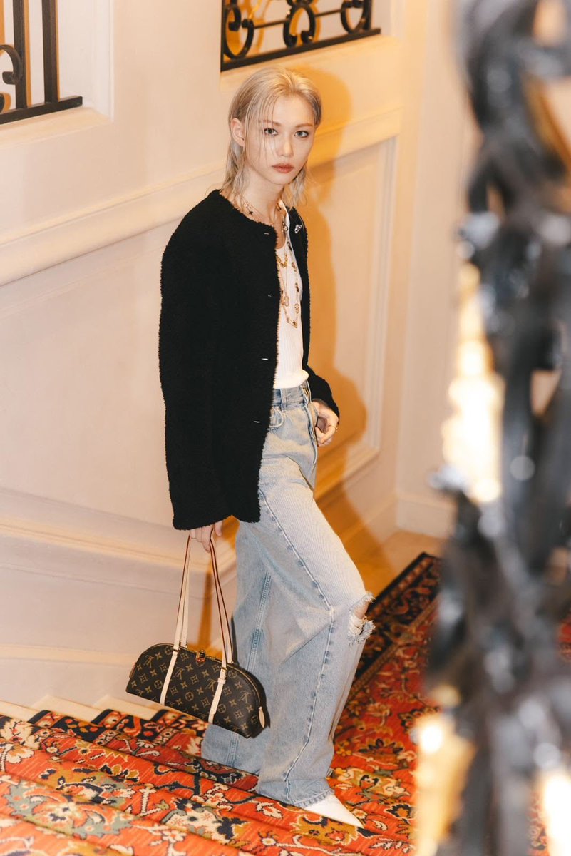 FLXlatam's tweet photo. TRENDING PARTY 🎉 - Apoyemos a #FELIX durante la PFW ✨

✅ Responde o cita eligiendo una opción y usando los tags
✅ RT a las respuestas y posteos con los tags 🔁  

FELIX ICÔNE DE LA MODE
#FELIXxLVSS27 #FELIX 
@LouisVuitton https://t.co/8JRrAfe865