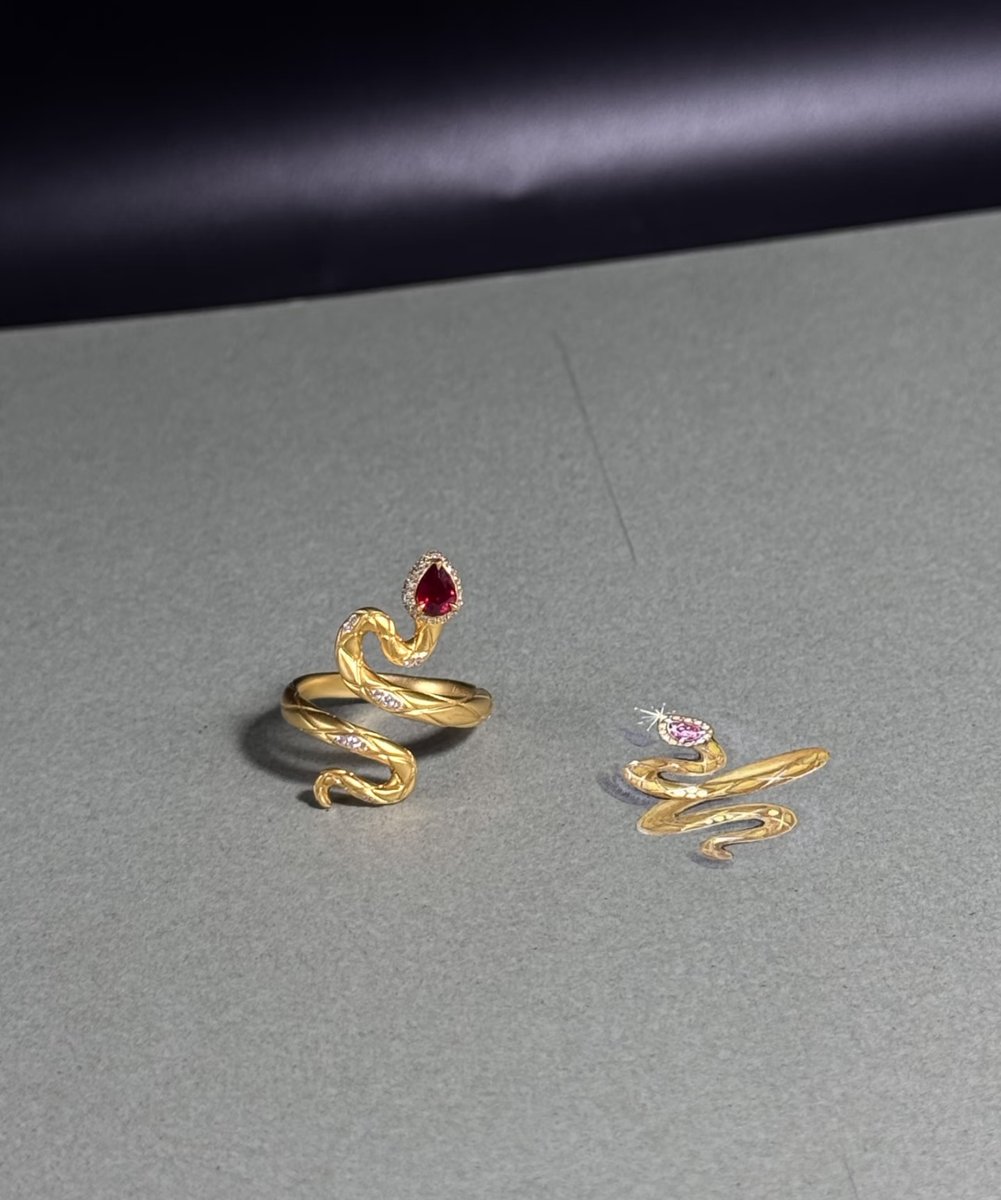 CrystalWandaE's tweet photo. The hardest part of a snake ring is not making it look realistic.

We co-developed this ring. The snake forms the ring’s structure, not just decoration.

Shape vs wearability  which matters more for motif jewellery?
#FineJewellery #JewelleryDesign https://t.co/nLCEhWnwQO
