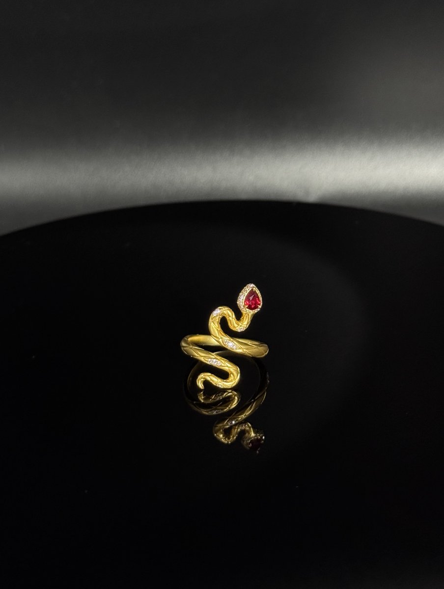 CrystalWandaE's tweet photo. The hardest part of a snake ring is not making it look realistic.

We co-developed this ring. The snake forms the ring’s structure, not just decoration.

Shape vs wearability  which matters more for motif jewellery?
#FineJewellery #JewelleryDesign https://t.co/nLCEhWnwQO