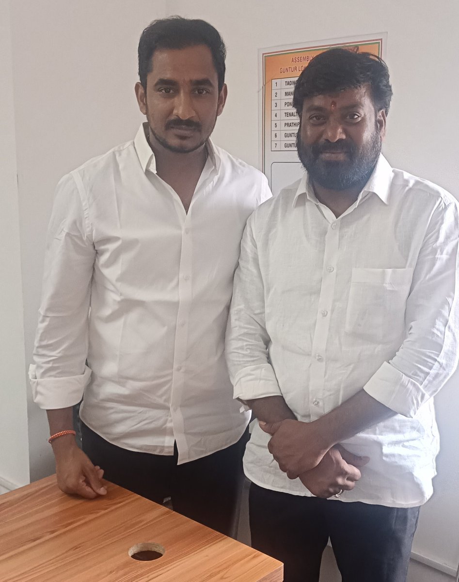 ChanduKalalINC's tweet photo. ఎమ్మెల్సీ అభ్యర్థిగా
సామా రామ్మోహన్ రెడ్డి అన్న 
సీఎం రేవంత్ సంచలన నిర్ణయం...@369
#Congratulations #Anna
@RamMohanINC  @INCTelangana https://t.co/v5mVZ87UQW