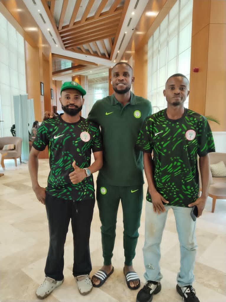 WilliamPrincew5's tweet photo. A Moment with ONYEKA of SUPER EAGLES OF NIGERIA ๐ณ๐ฌ๐ณ๐ฌ๐ณ๐ฌ๐ณ๐ฌ๐ณ๐ฌ with the All Sports Supporter's Club
#Assc
#Naijasports
#Supereagles
#LaCasaDeLosFamososMรฉxico
#HisseMagdurlarฤฑ #LaCasaDeLosFamososMรฉxicoMx #VรญasChile https://t.co/MluAbl2QAK