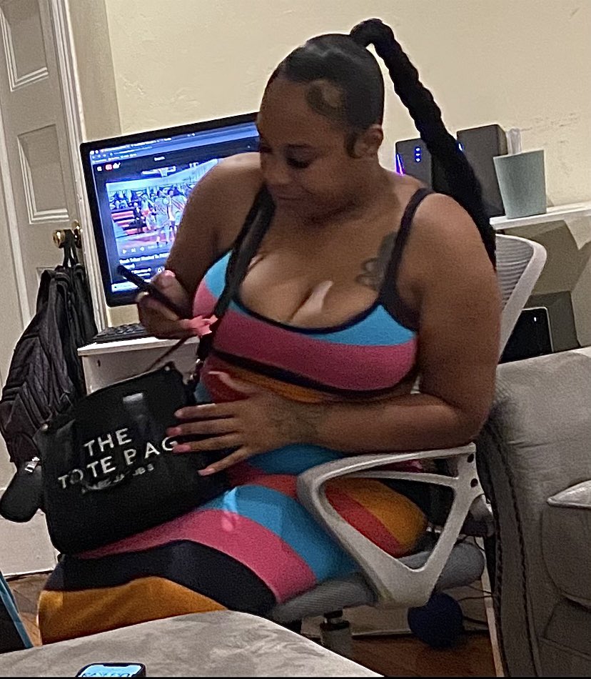 Jakeisgreat7's tweet photo. More of my cousins meaty fuck soles I want to fuck her feet so bad like omg Samantha just let me just splatter my jizz all over your feet FUCKK๐คค๐คค my pole belongs to you only๐ตโ๐ซ #candid #cousin #soles #nutty https://t.co/A6tp9nfI1M