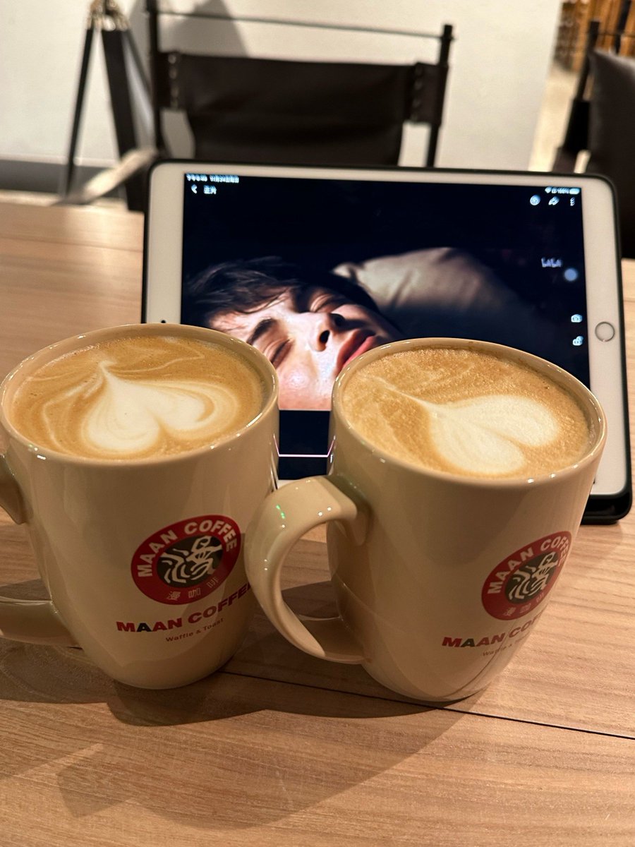 queennwei_5_af7's tweet photo. Missing the person next to me is different from missing the person across the miles. Late-night video calls u0026 coffee runs apart still count as us being together. https://t.co/ghmoBG6VUM