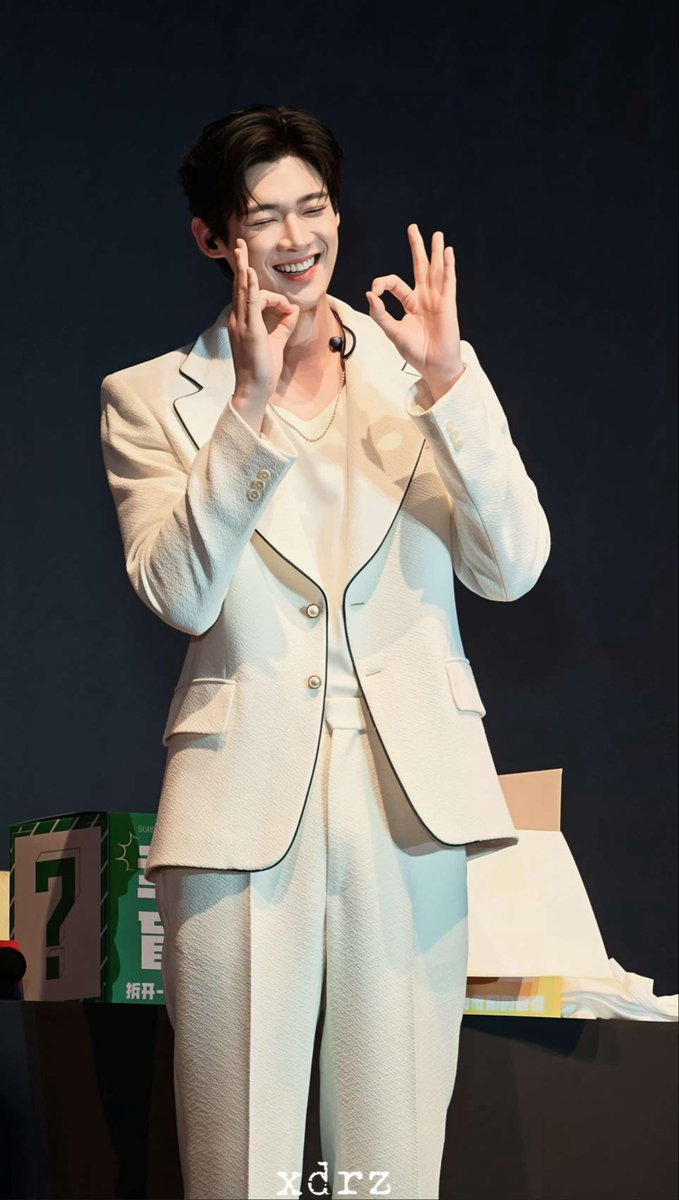 KimBabykys's tweet photo. 빛나는 김윤식님, 사람에게 행복을 주는 존재예요🩵

WE STAND WITH KIM YOONSIK

#KIMYOONSIKSHINES
#KIMYOONSIK https://t.co/K8oPCPGbXz