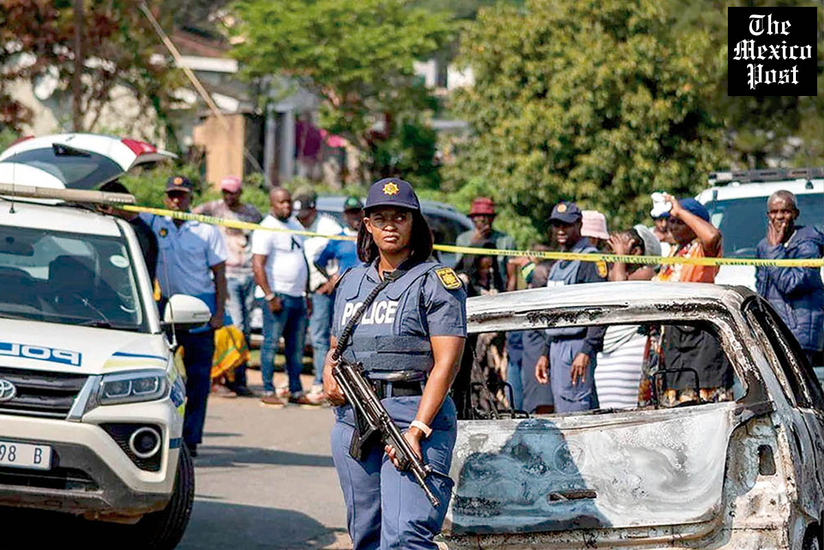 MexicoPost's tweet photo. Noche de #terror en #Sudáfrica: dos #tiroteos en #bares dejan 27 muertos
#HombresArmados irrumpieron en dos #establecimientos de #Johannesburgo y #CiudadDelCabo; 26 personas más resultaron #heridas.
https://t.co/5ZhAJzoFdU https://t.co/zzZv00Sb5T