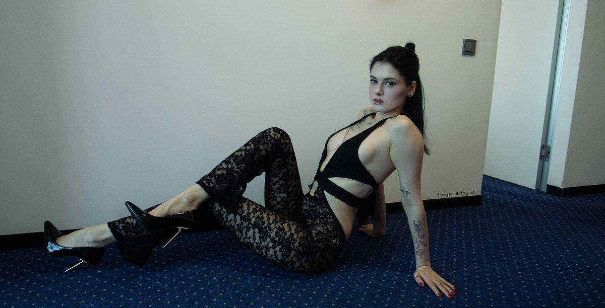 Ansssoos's tweet photo. Patent leather and lace,  isn’t that the perfect combination? ✨ https://t.co/9Jg3dQYkey