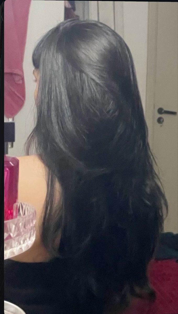 sinukkka's tweet photo. meu cabelo ta grande, serve pra que? https://t.co/LWHET7quvw