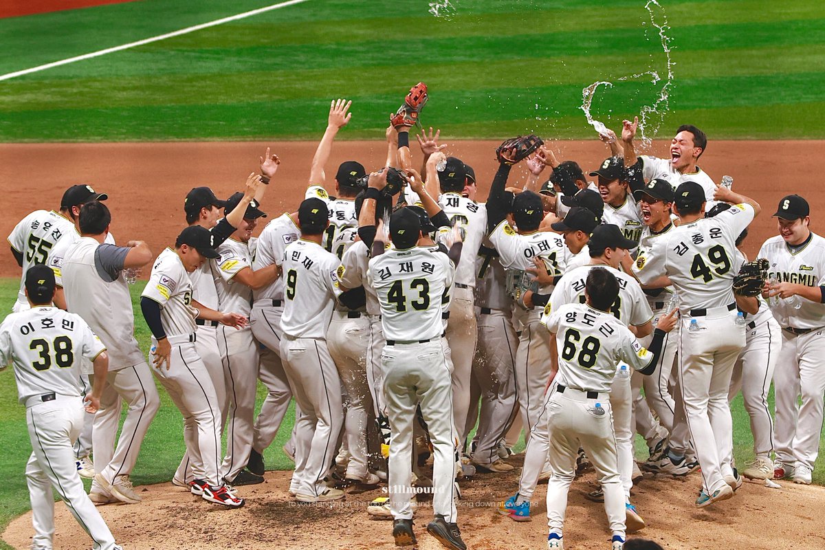 st1llmound_'s tweet photo. 상무피닉스 퓨처스리그 우승을 축하합니다 🥇👊 https://t.co/xIyPtBvzAd