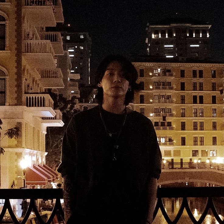 lonxuu97's tweet photo. I just love whatever genre these Jungkook pics are https://t.co/X7HAxFMaLj