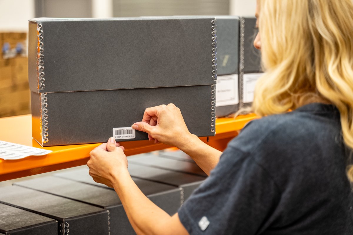 UTKLibraries's tweet photo. The long-awaited Library Storage Annex provides modern, climate-controlled storage designed to preserve UT Libraries’ rare and unique collections for generations to come.

And the scale is impressive: 164,205 linear feet of shelving, equivalent to 456 football fields! 🏈 https://t.co/ZeJYxXG8RT