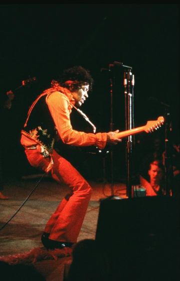 TheExtremeMusi1's tweet photo. Jimi Hendrix at the Monterey Pop Festival, 1967. 

photo by Jerry de Wilde. https://t.co/554HWPt847