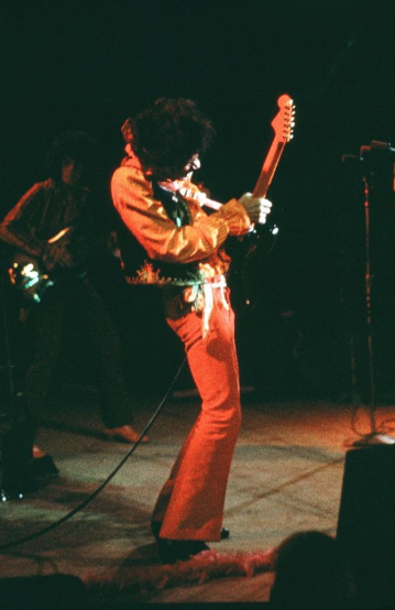 TheExtremeMusi1's tweet photo. Jimi Hendrix at the Monterey Pop Festival, 1967. 

photo by Jerry de Wilde. https://t.co/554HWPt847